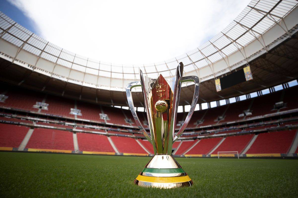 Taça da Supercopa no Mané Garrincha