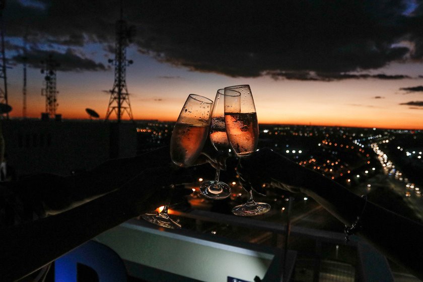 Brasília 61 anos, Happy Hour à Altura no heliponto do hotel Meliá