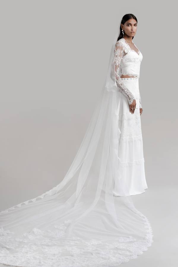 Vestido de noiva da coleção A Love Letter (Bridal 2022), da marca Prabal Gurung