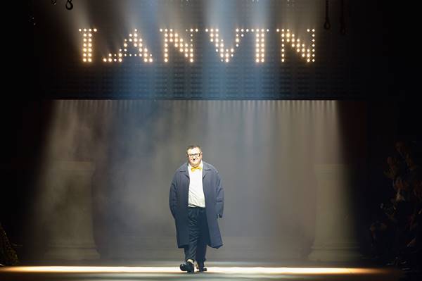 Alber Elbaz em desfile da Lanvin