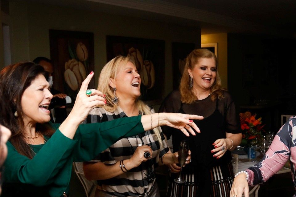 29/04/2021. Brasília-DF. Roseane Jordão ganha uma comemoração de aniversário da amiga Gláucia Benevides. Fotos: Arthur Menescal/Especial Metrópoles