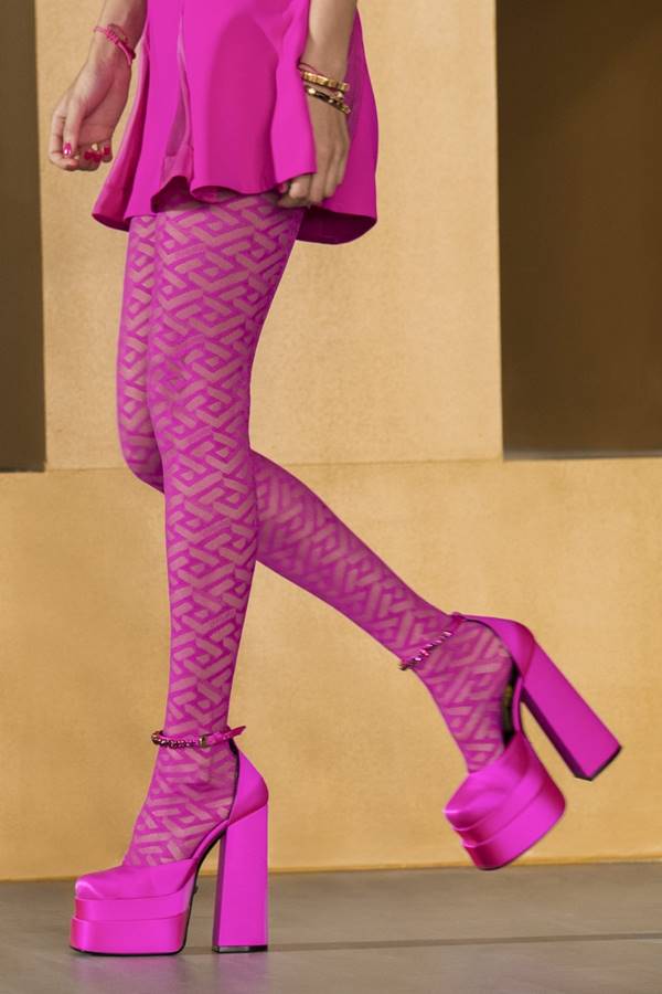 Sapato de outono/inverno 2021 da marca Versace