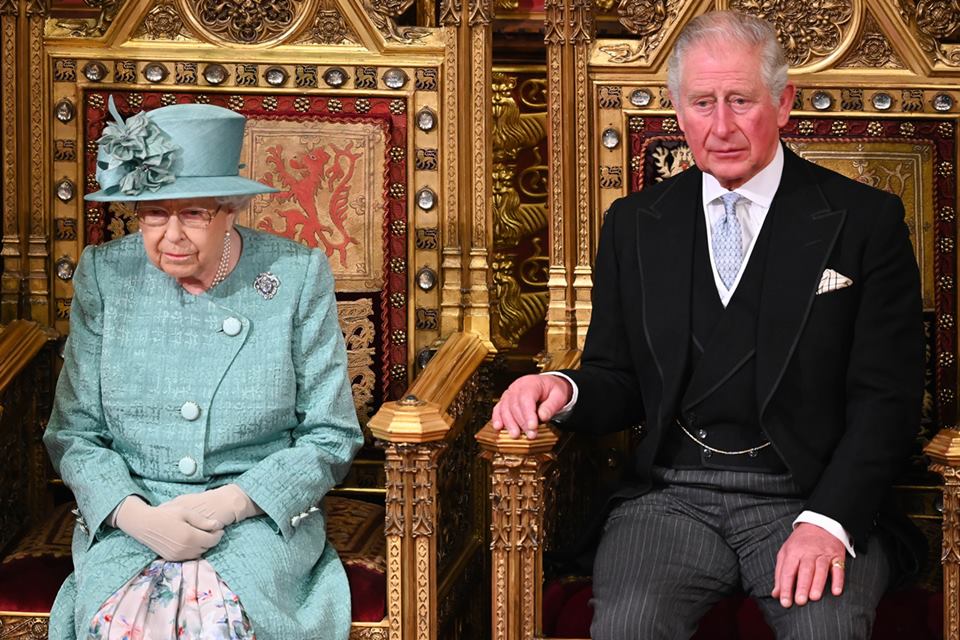 Rainha Elizabeth II e príncipe Charles