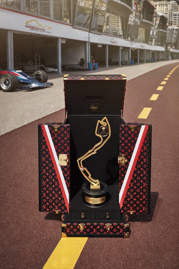 Baú da Louis Vuitton para troféu