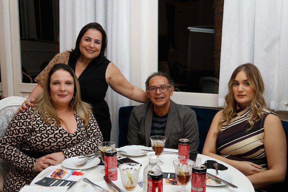 Patrícia Zapponi, Roberta Okada, José Antônio Fonseca e Larissa Max