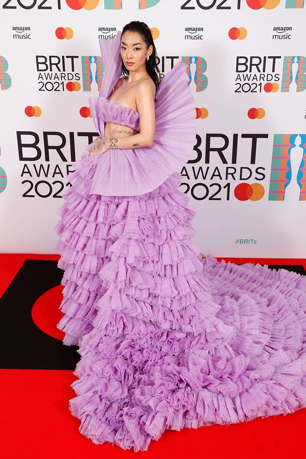 Rina Sawayama no BRIT Awards 2021