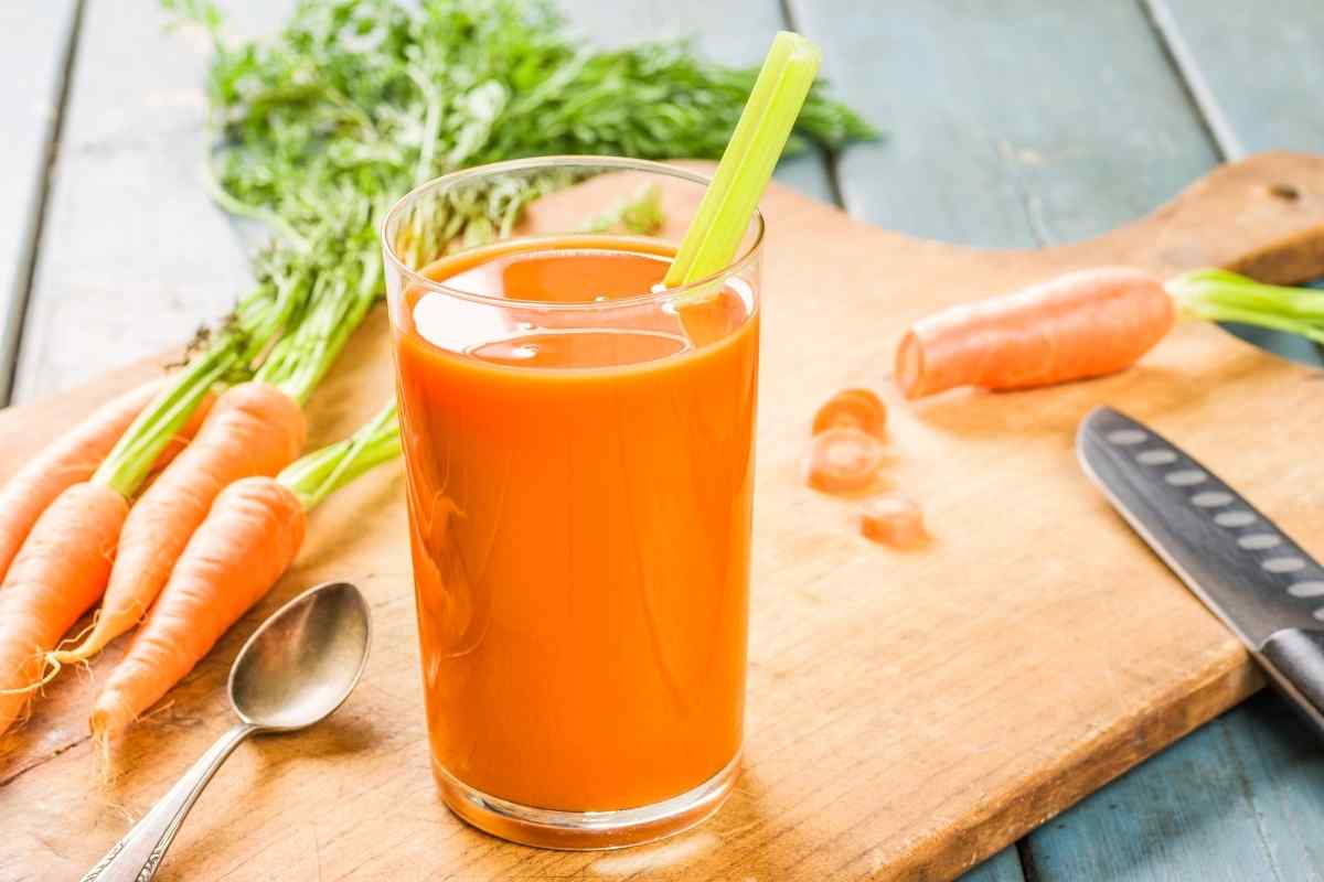 suco emagrecedor de laranja, cenoura e aipo