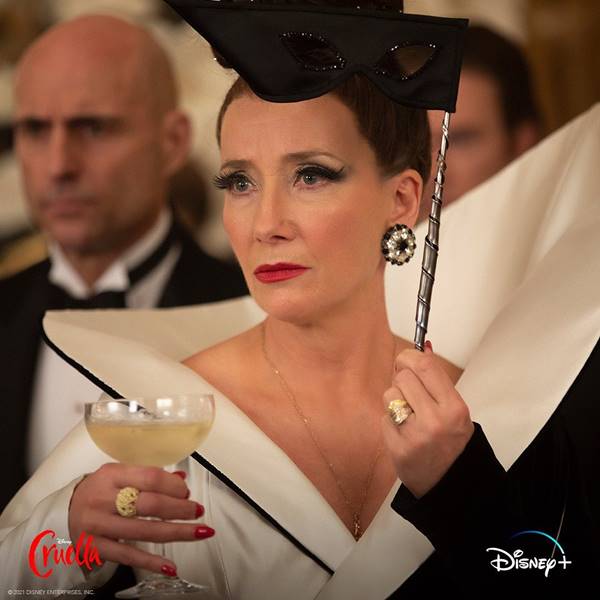 Trecho do filme Cruella com Emma Thompson