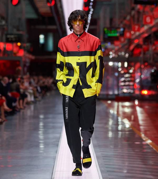 Look da primeira coleção de moda da Ferrari