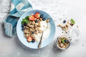 bowl com iogurte e frutas