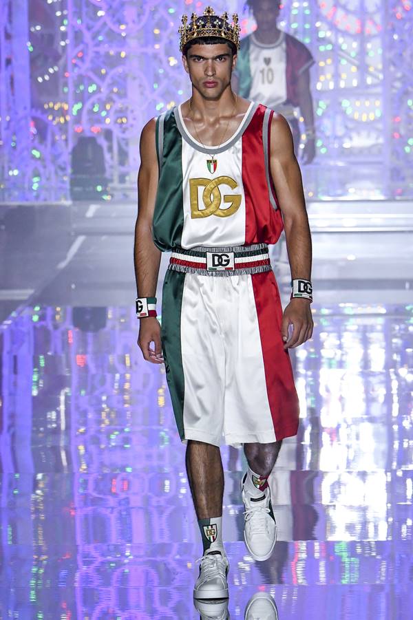 Look da coleção masculina de primavera/verão 2022 da Dolce & Gabbana