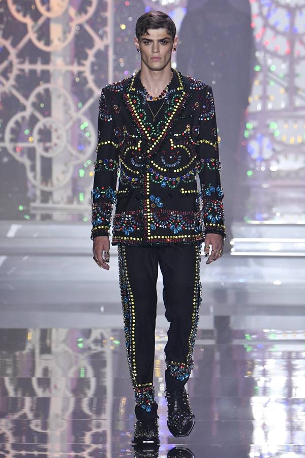 Look da coleção masculina de primavera/verão 2022 da Dolce & Gabbana