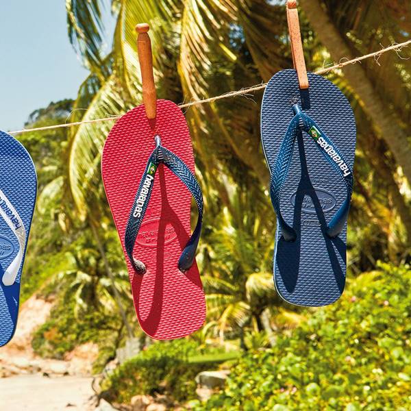 Chinelos da Havaianas em varal