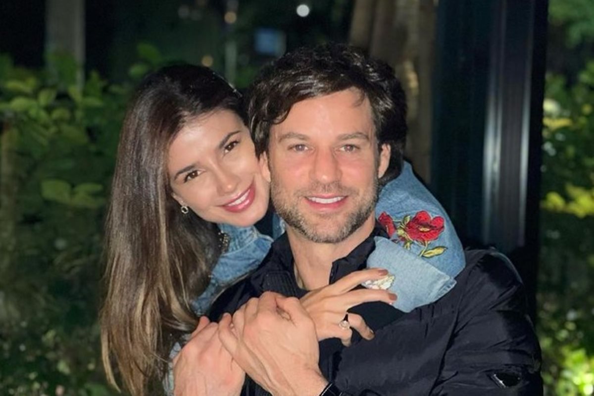 Paula Fernandes termina com Rony Cecconello após 4 anos | Metrópoles