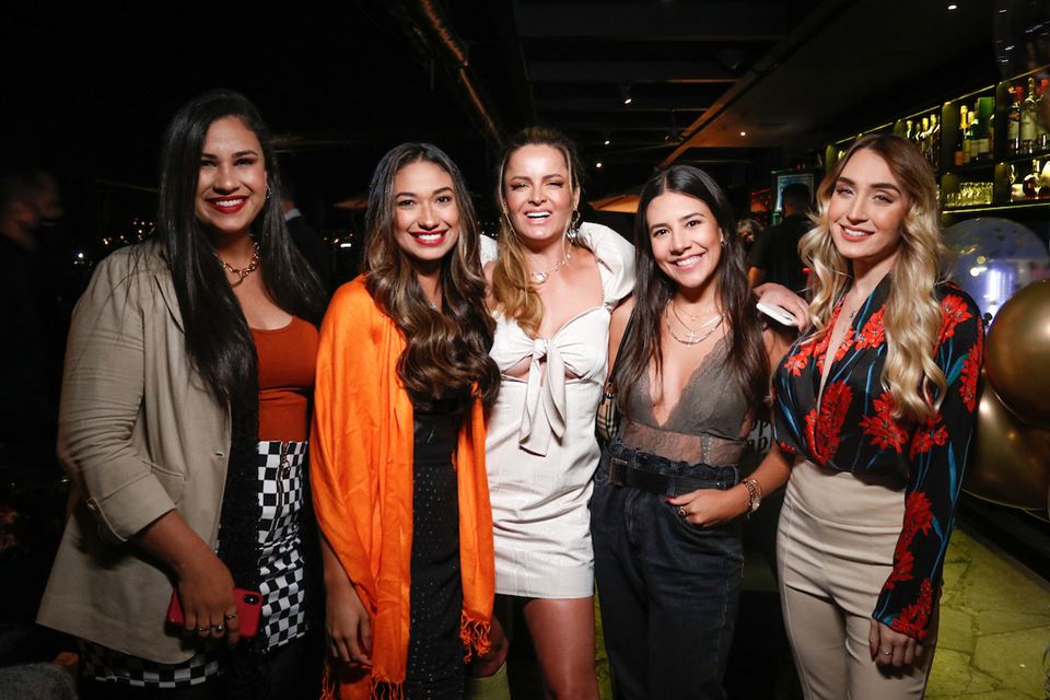 Nathália Vaz, Ana Flávia Silva, Lorena Leão, Viviane Rossi e Evillyn Barcelos