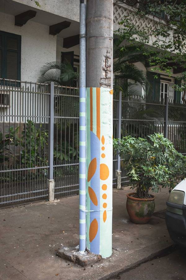 Poste pintado