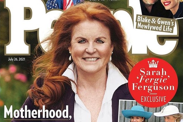 Sarah Ferguson é capa da People deste mês