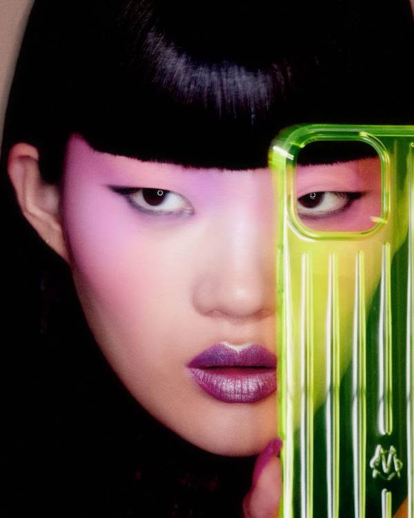 Campanha das malas Essential Neon Pink, da Rimowa