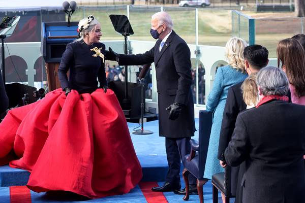 Lady Gaga na posse de Joe Biden