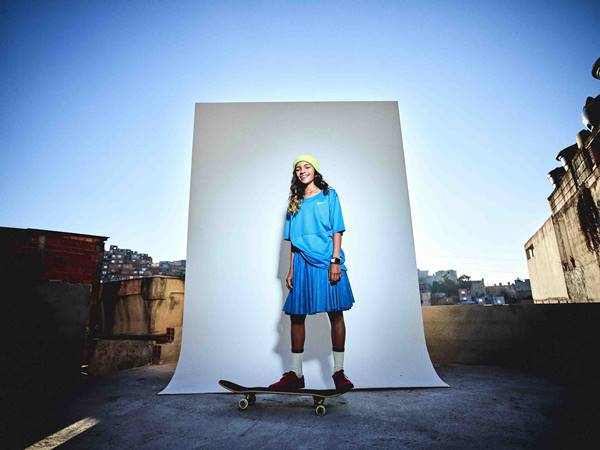 Rayssa Leal com skate em campanha da Nike