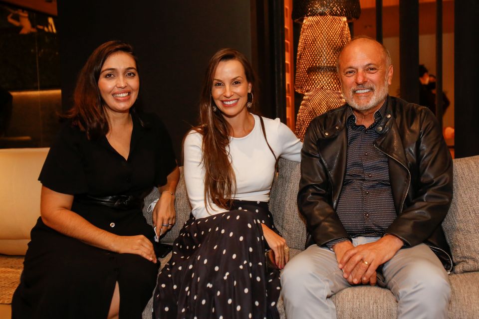 André Gurgel e Felipe Bezerra inauguram vitrine Mula Preta na Quadra Interiores