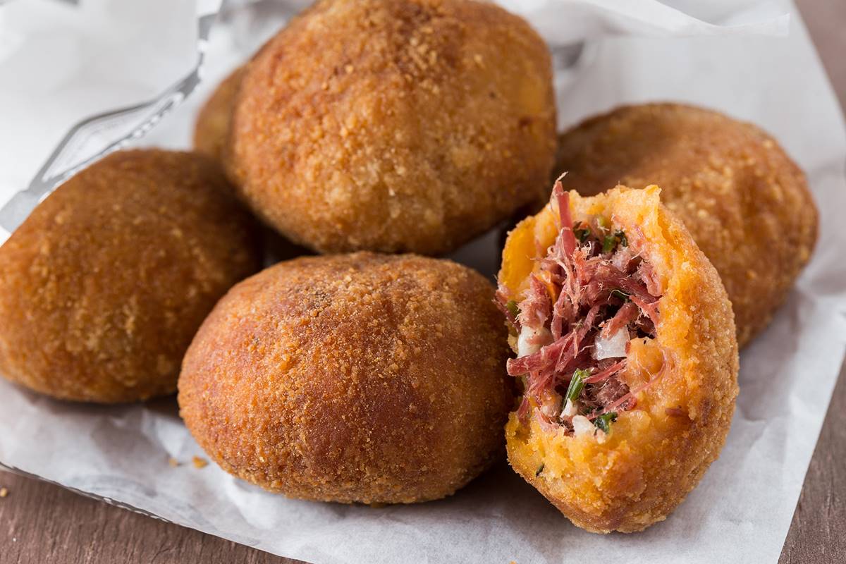 Bolinho de abóbora com carne seca