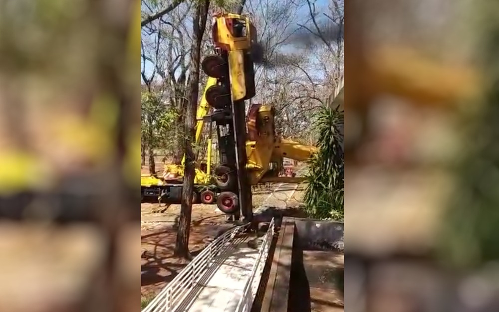 goias guincho tomba em praça de GO