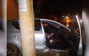 goias adolescente invade casa com carro