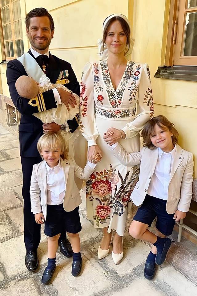 Carl Philip e Sofia com Julian, Gabriel e Alexander