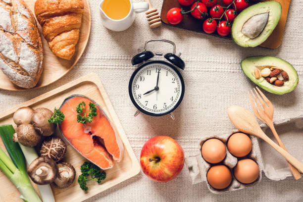 Crononutrição: entenda o que (e quando) comer para emagrecer sem neura