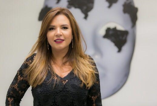 Ana Paula Talavera Amorim é odontóloga especializada em prótese