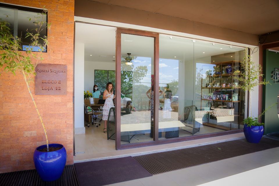 Claudia Salomão e Priscilla Skaf oferecem Spa Day com Roseli Siqueira