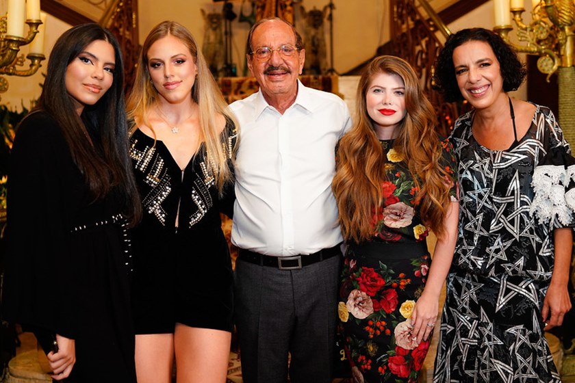 Maria Victória, Maria Valentina, Gilberto Salomão, Nadia Yusuf e Marília Salomão