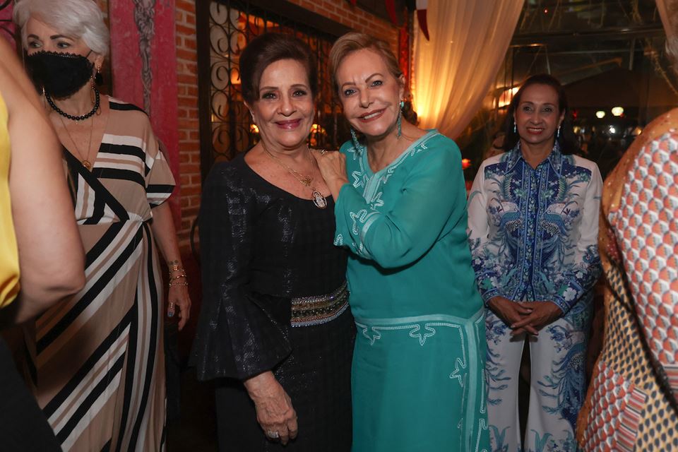 Lúcia Itapary e Elizabeth Campos