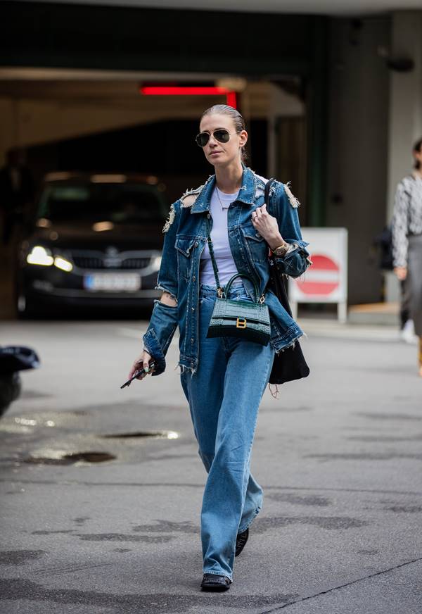 Jaqueta jeans no street style