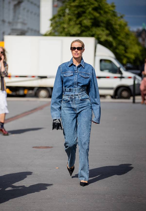 Jaqueta jeans no street style