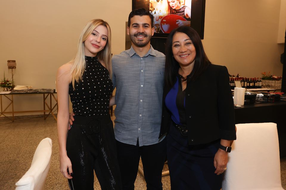 Caroline Caser, Fernando Reis e Linda Irie