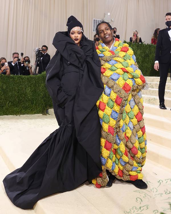 Rihanna e A$AP Rocky no Met Gala 2021