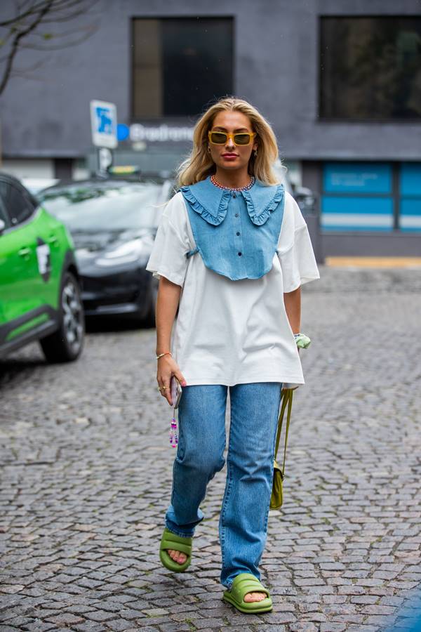 Look de street style com gola oversized