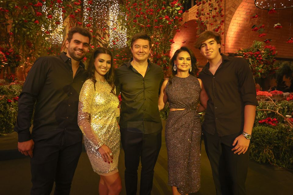 Felipe Alves, Isabella Lim, In Loon Lim, Sônia Lim e Luiz Guilherme Lim