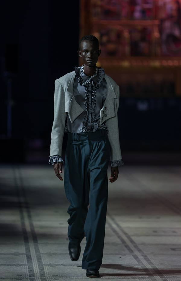 Look by Richard Malone x Mulberry, de primavera verão 2022, no LFW