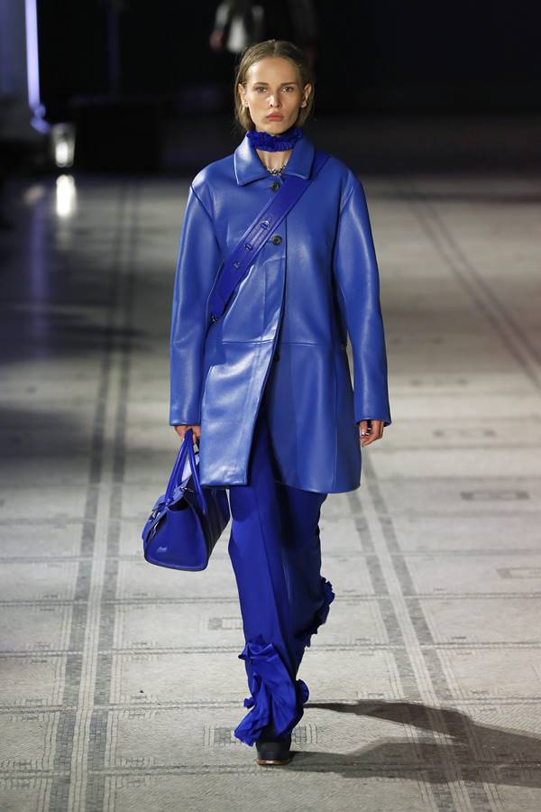 Look by Richard Malone x Mulberry, de primavera verão 2022, no LFW