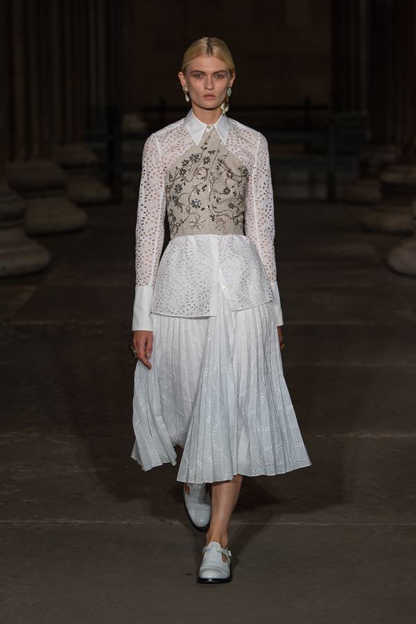 Look da Erdem no London Fashion Week de primavera/verão 2022