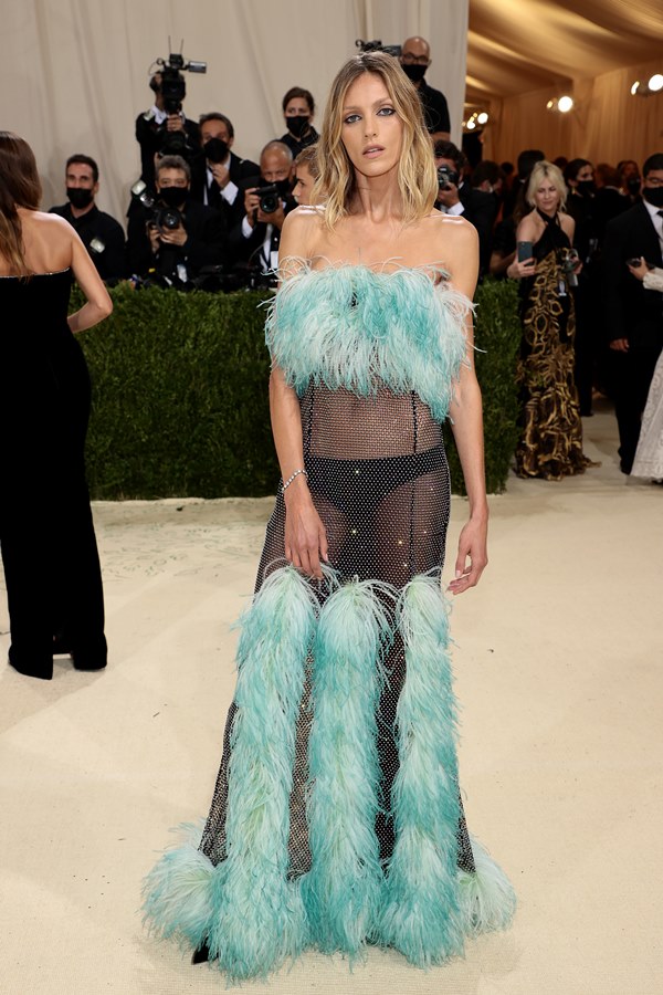 Anja Rubik no Met Gala 2021