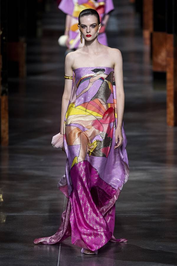 Passarela da Fendi de primavera/verão 2022 no Milão Fashion Week