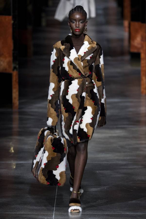 Passarela da Fendi de primavera/verão 2022 no Milão Fashion Week