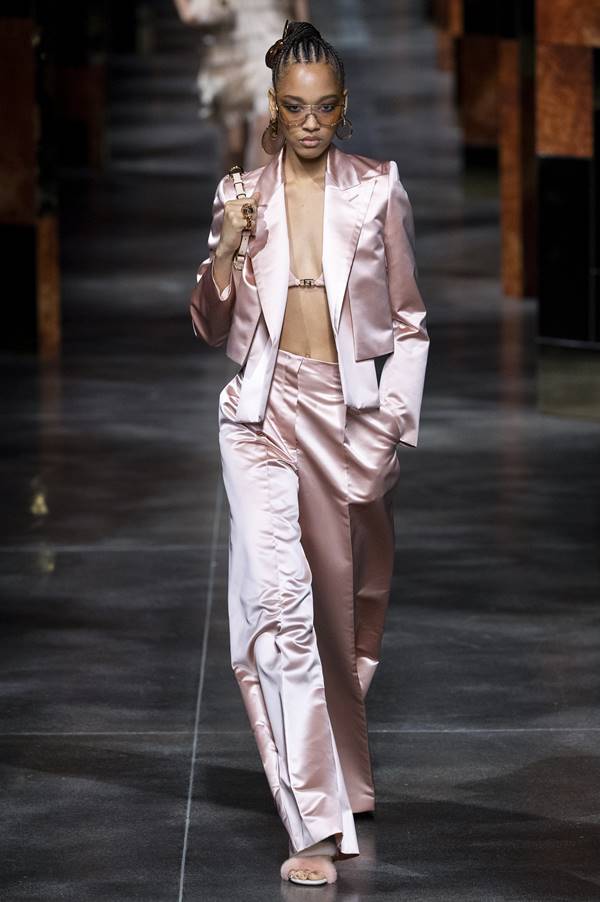 Passarela da Fendi de primavera/verão 2022 no Milão Fashion Week