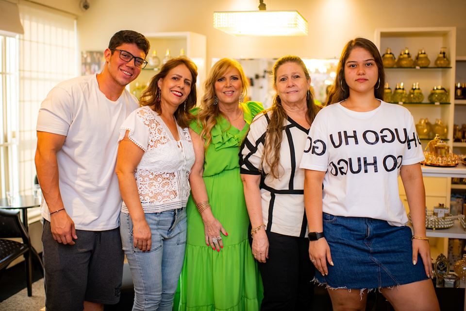 Thales Faccin, Franceneli Faccin, Simone Novaes, Maísa Novaes e Luiza Faccin