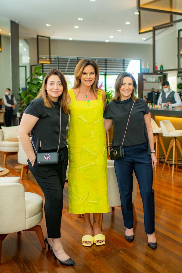 Claudia Salomão com a equipe da Fendi, Savina Cuello e Claudia Bahi