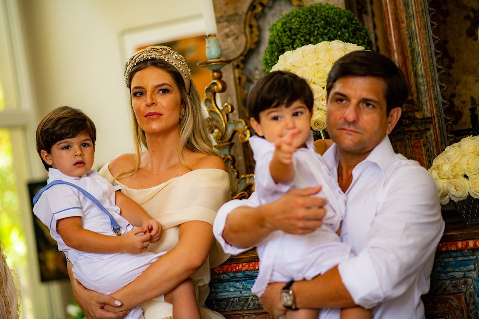 Maria Eduarda Portella Amorim e Juliano Amorim convidam para o batizado do filho Joaquim